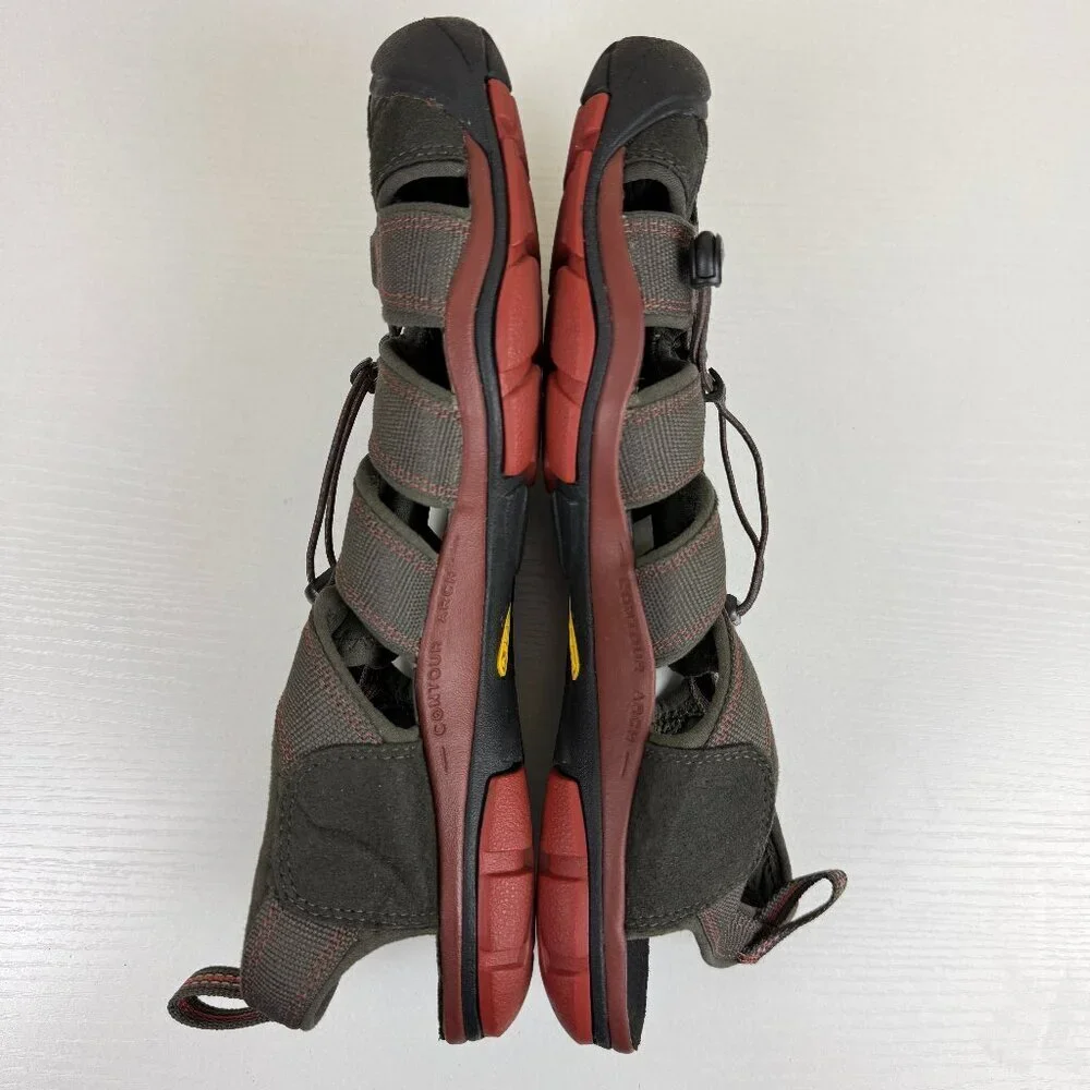 EUC Keen Clearwater CNX Sandals in the Raven/Tortoise Shell Colorway